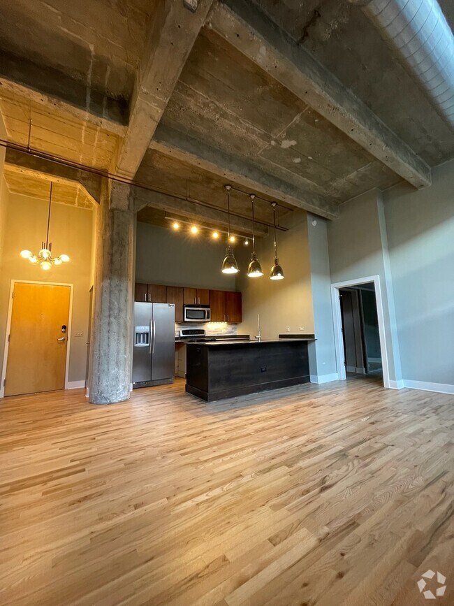 Building Photo - 1735 N Paulina St