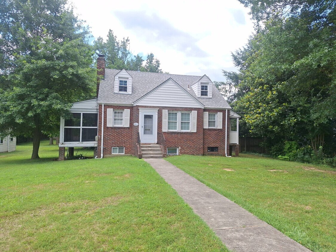 Foto del edificio - 4811 Calvert Rd