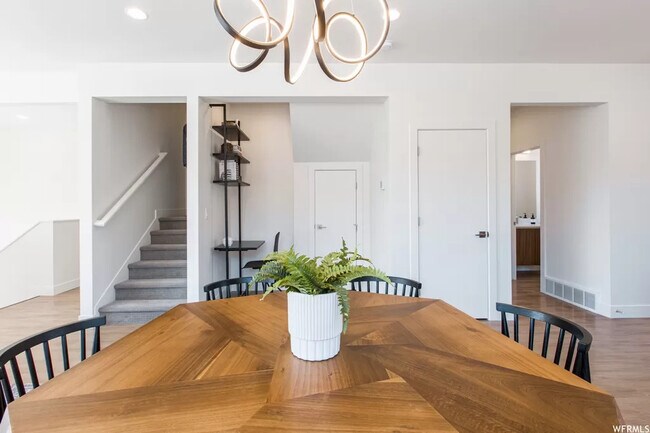 Main Room - 1561 E Talo Ct
