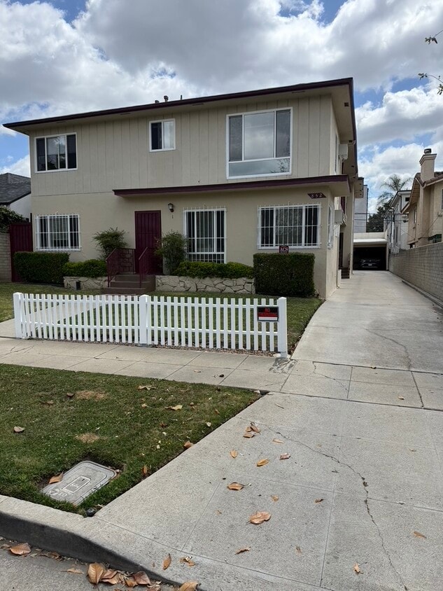 Foto principal - 852 Cherokee N Ave