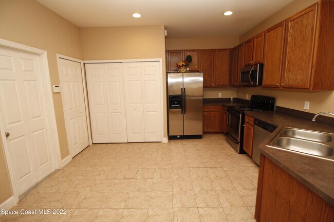 Foto del edificio - 334 Murano Dr