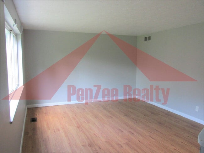 Living Area - 940 N 11th St