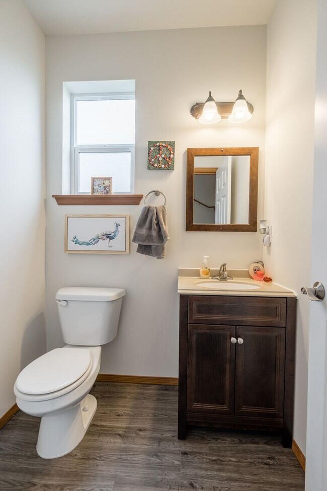 Foto del edificio - MOVE IN SPECIAL! 2 Bedrooms, 1.5 Bath Single Family Townhouse - Stonecrest Ct ( E.Bakerview Rd.& ...