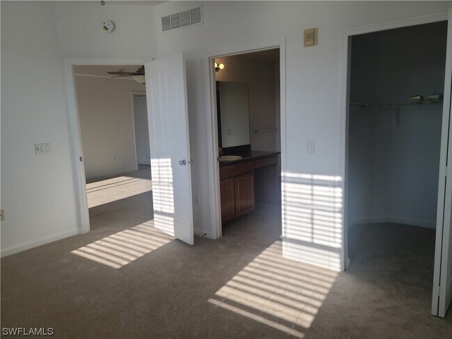 Building Photo - 12960 Positano Cir
