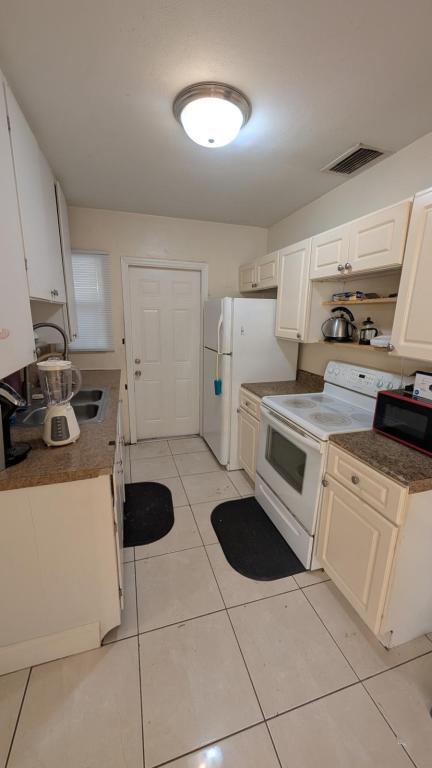 Foto del edificio - 1115 16th St W