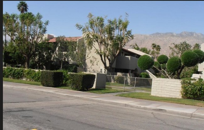 Building Photo - 351 N Hermosa Dr