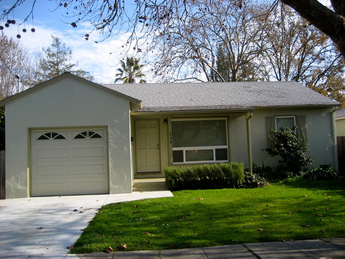 Primary Photo - 230 S Montgomery St