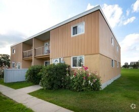 Building Photo - Elmwood Townhomes