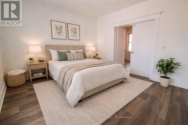 Building Photo - 198 Sherman Ave N