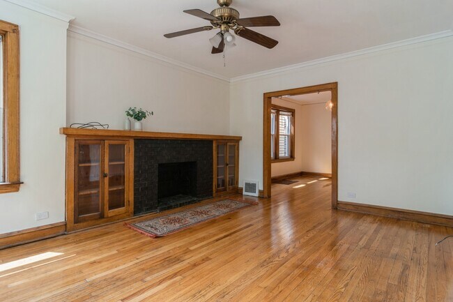 Foto del edificio - 3002 N Troy St