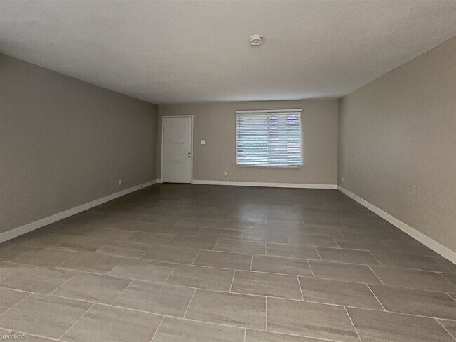 Building Photo - 2 br, 2 bath Townhome - 1605 E Malibu Dr