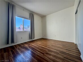 Building Photo - 5650 E Sahara Ave