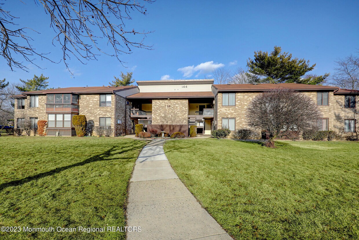 144 Cross Slope Ct, Manalapan Township, NJ 07726 House Rental in