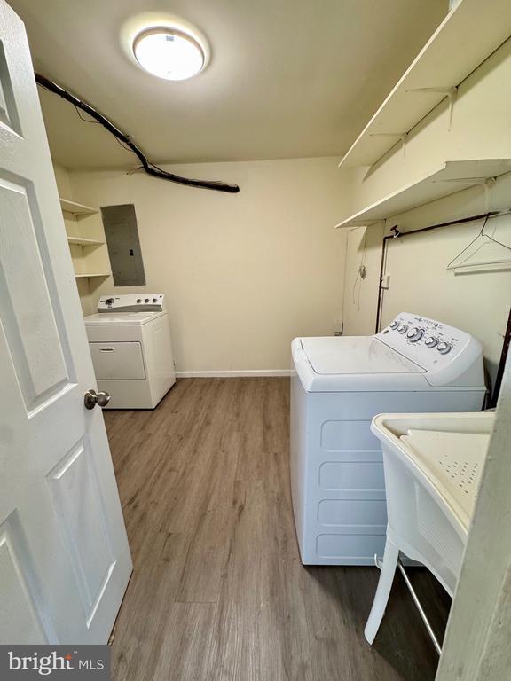 Foto del edificio - 1040 Springhill Way