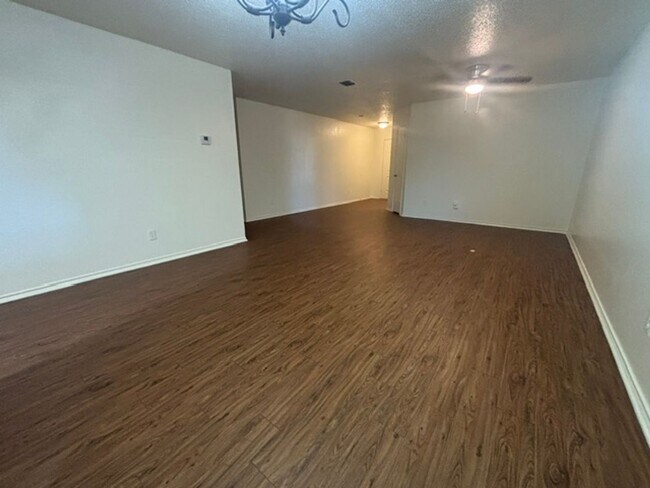 Foto del edificio - Beautiful Single Story Home in Eagle Mtn Saginaw Area