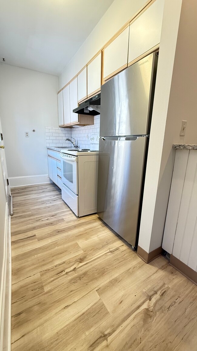 Building Photo - 1203 Delaware Ave