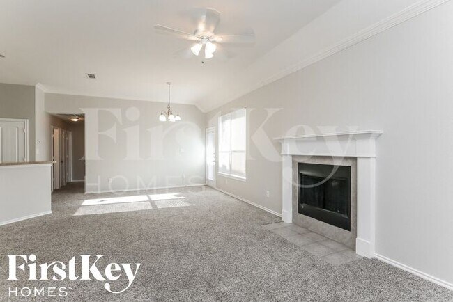 Foto del edificio - 1415 Sax Leigh Dr