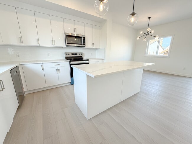 Photo du bâtiment - 277 Sage Hill Cir NW