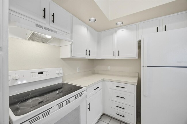 Building Photo - 4532 Commander Dr