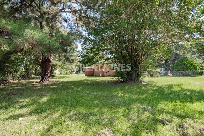 Building Photo - 319 Wyoming Dr