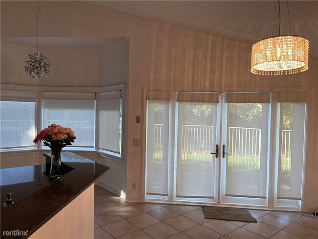 Building Photo - 3 br, 2 bath House - 1340 Seabay Rd