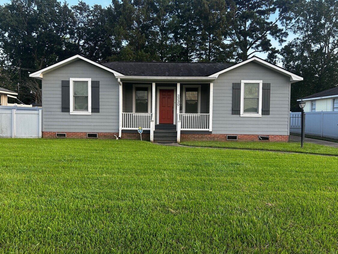 Foto principal - 3330 Claycut Rd