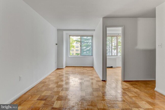 Foto del edificio - 922 24th St NW