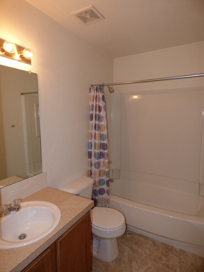 Foto del edificio - Lovely 3 Bed/2.5 Bath Townhome in Southwes...