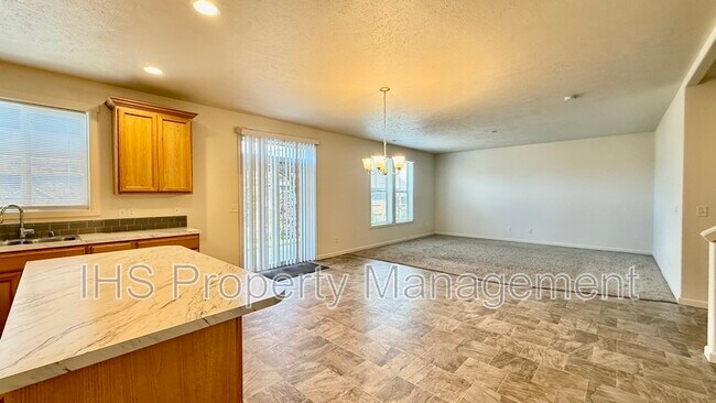 Building Photo - 5903 Pierre Dr