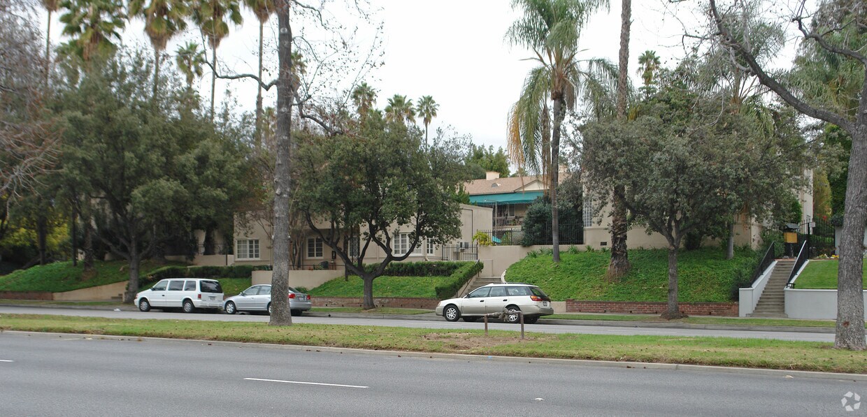Foto principal - 1700 Fair Oaks Ave