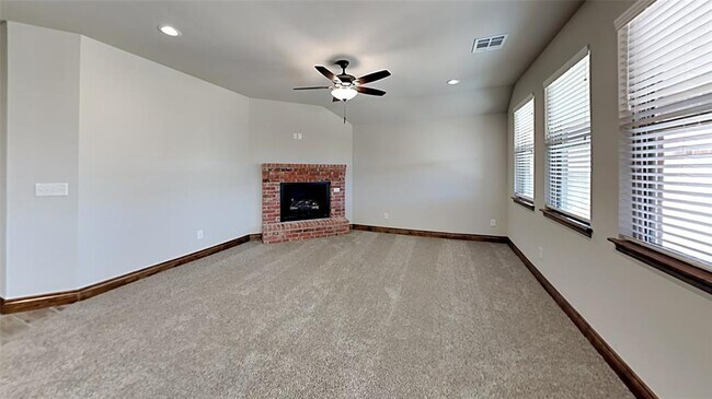 Building Photo - 14316 Covington Ave