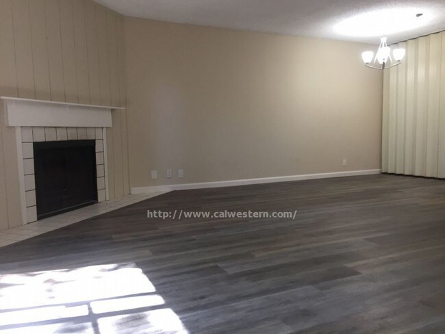 Building Photo - 5184 Oxbow Ct