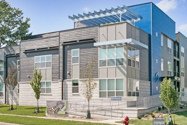 exterior photo - 5 Lincoln Ave