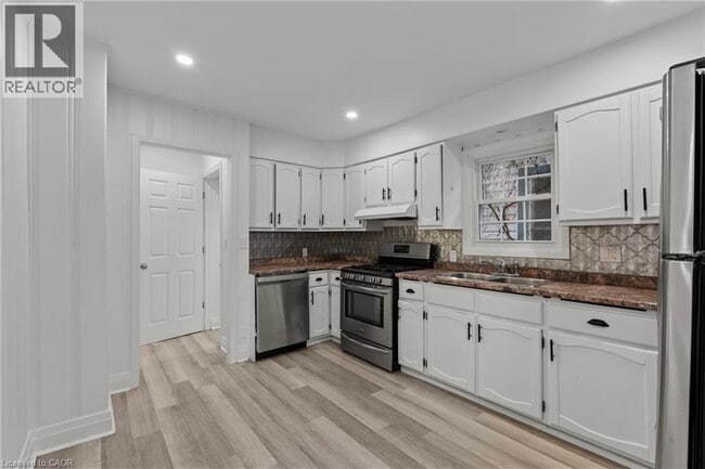 Building Photo - 15 McCormick St