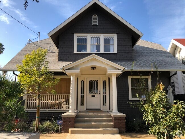 Building Photo - 405 N Avenue 66