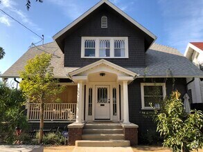 Building Photo - 405 N Avenue 66