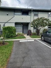 Building Photo - 8227 SE Croft Cir