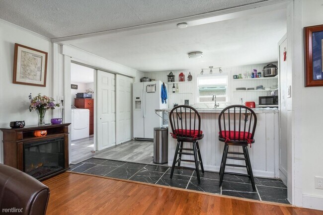 Building Photo - 1 br, 1 bath House - 7 Millbrook Rd