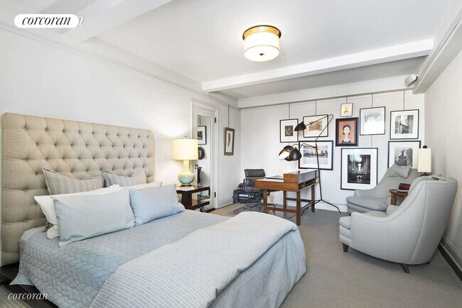 Foto del edificio - 302 W 12th St
