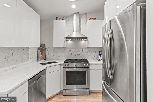 Building Photo - 312 Gerritt St