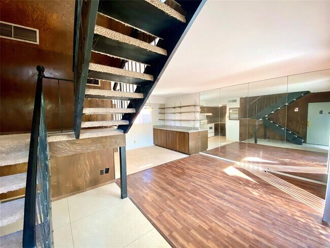 Foto del edificio - 2924 Forest Park Blvd