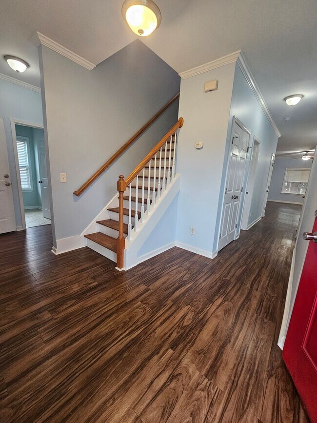 Foto del edificio - Spacious 4 Bedroom Home in Hampstead