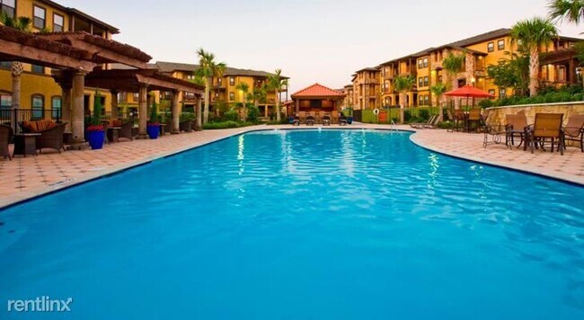 Foto del edificio - 2 br, 1 bath Condo - 7601 Gateway Blvd Fla...