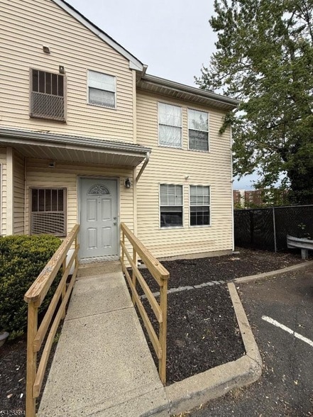 501-503 Morris Avenue Unit - 501-503 Morris Avenue Unit House