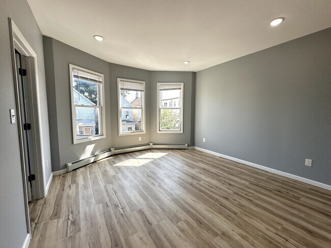 Building Photo - 212 Inslee Pl