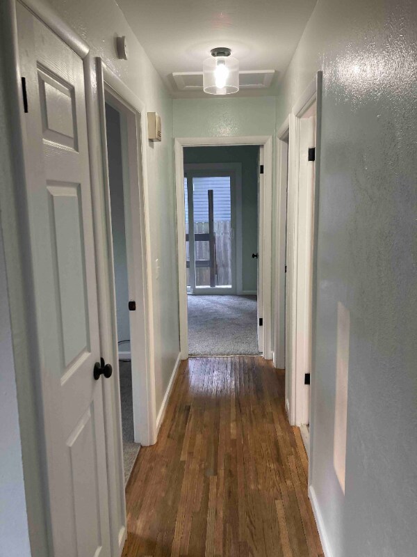 Foto del edificio - 5410 Clover Ln