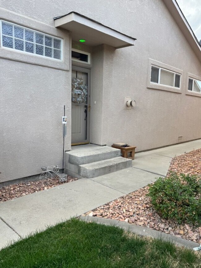 Building Photo - 563 Garden Grove Ct