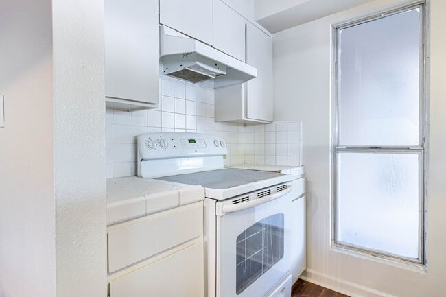 Foto del edificio - 805 Tully Rd