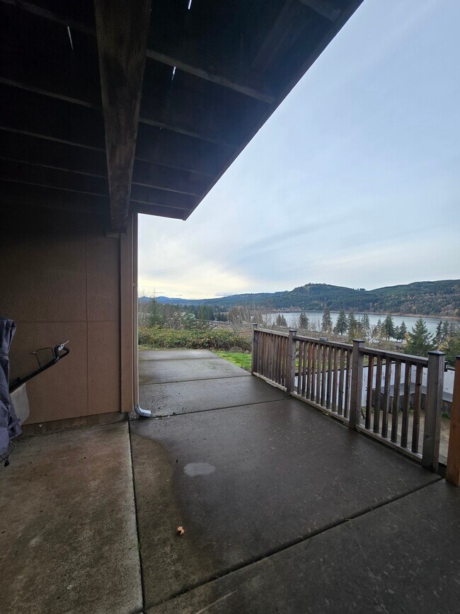 Foto del edificio - 6308 Lake Pointe Wy