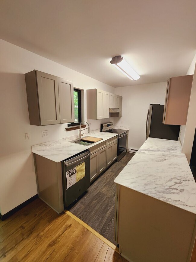 Building Photo - Great 3BR/2BA Home in the Amenity Filled P...